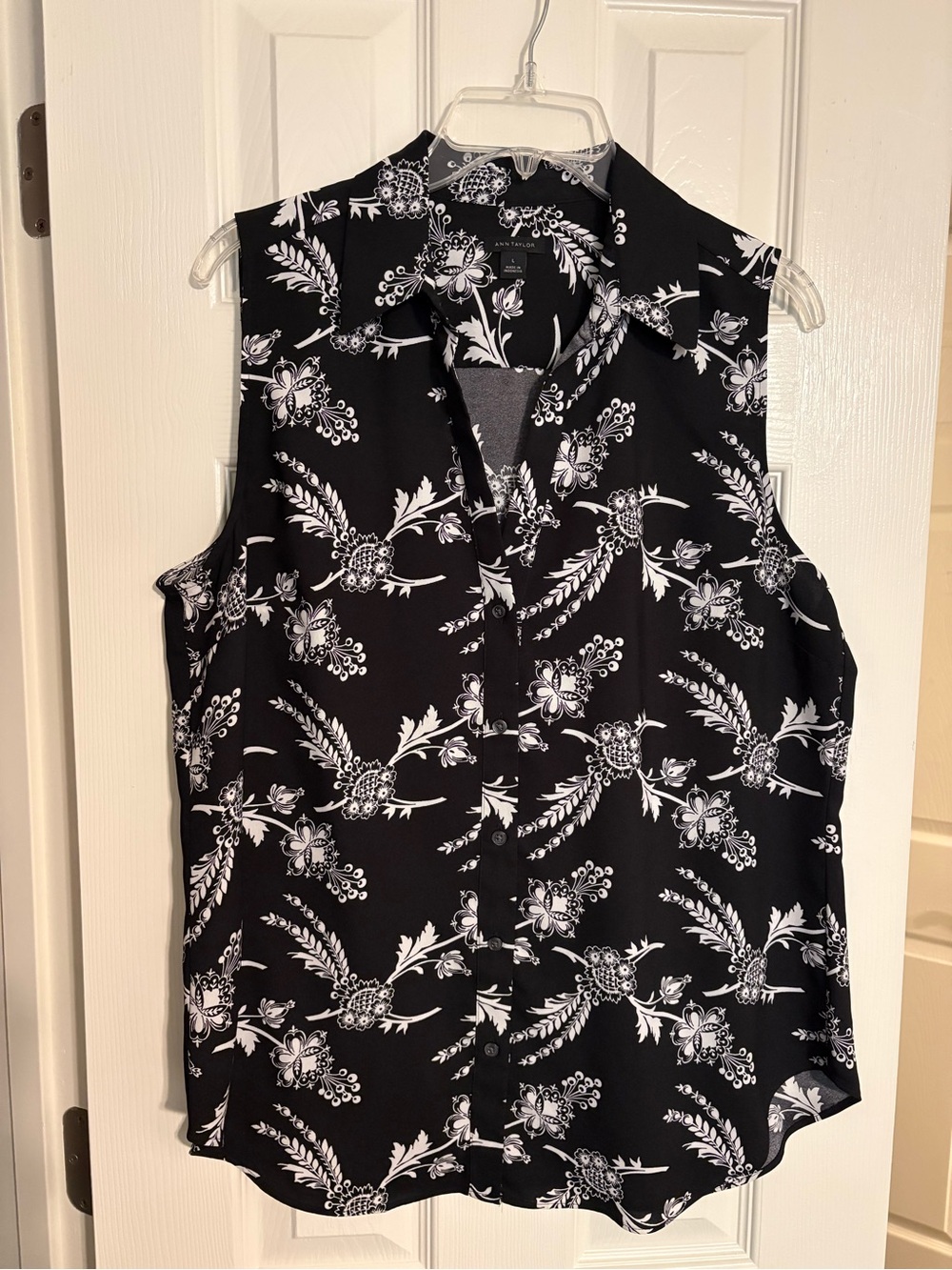 Ann Taylor Sleeveless Button-Front Top